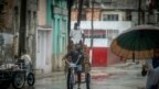 Lluvias dejan inundaciones en las calles de La Habana, este 1 de junio. (AP/Ramon Espinosa)