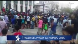 Gran revuelo en El Prado habanero por lluvia de dólares