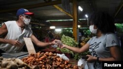 Mercado agropecuario en La Habana. REUTERS/Alexandre Meneghini
