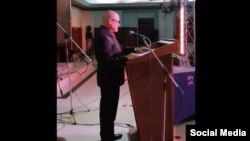 V: H: Luis Stive Ocaña pronuncia su discurso en el acto de celebración de los 163 años de fundada la Gran Logia de Cuba. (Tomada del video publicado en Facebook por el Heraldo Masónico)