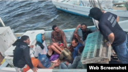 Los sobrevivientes fueron rescatados por pescadores mexicanos.