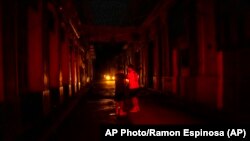 Apagón total en Cuba tras el paso del huracán Ian. (AP/Ramon Espinosa)
