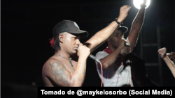 Los raperos cubanos Maykel "El Osorbo" (izq.) y El Funky. 