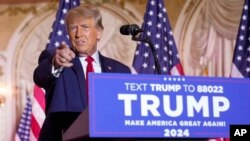 El expresidente Donald Trump anuncia su tercera postulación a la presidencia en Mar-a-Lago, Palm Beach, Florida, 15 de noviembre de 2022. (AP Foto/Andrew Harnik, File)