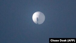 El globo espía chino sobrevuela Billings, en Montana, el 1 de febrero. (Chase Doak/AFP) 