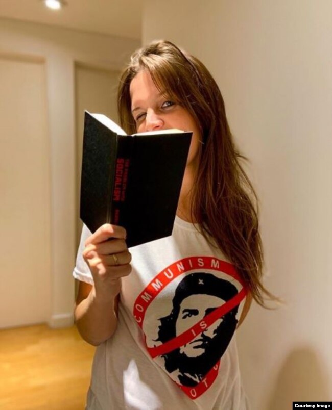 "Lo que todo revolucionario del siglo XXI tiene que saber", libro de Antonellla Marty.