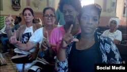 Madres de presos políticos del 11J, en la Iglesia de Nuestra Señora de La Merced, en Camagüey (Foto: Facebook).