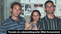 Los opositores Luis Enrique Ferrer García, Ana Belkis Ferrer García y José Daniel Ferrer García antes de la Primavera Negra de 2003.