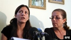 Rosa María Payá y Ofelia Acevedo, hija y viuda del opositor Oswaldo Payá.