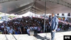 El izquierdista Andrés Manuel López Obrador continua su campaña política en México