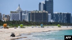 Las playas cerraron en Miami durante las festividades por el 4 de Julio.