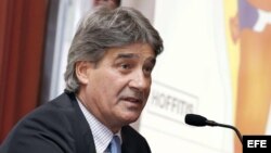 El doctor Ángel Ruiz-Cotorro ha descartado "totalmente" intervenir quirúrgicamente al tenista español Rafael Nadal. EFE/Andreu Dalmau