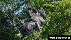La estatua de José Martí en Central Park, New York.
