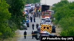 El operativo policial para el rescate de los migrantes en San Antonio, Texas.