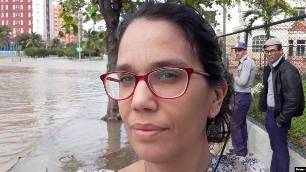 La periodista independiente Luz Escobar.
