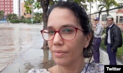 "A estas alturas, con 42 años y cinco como reportera, nada me hará cambiar de idea", escribió Luz Escobar (Foto: Twitter).
