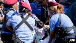 La policía arrestó a cerca de 40 personas para evitar una protesta contra Daniel Gortega en Managua.