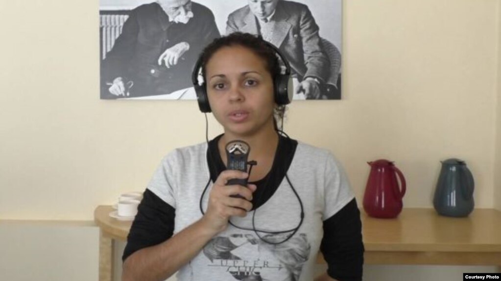 La periodista independiente Anay Remón fue una de las víctimas del acoso del régimen.