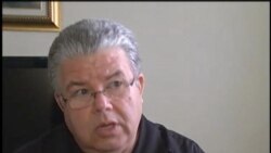 Activistas cubanos entregan premio Tolerancia Plus 2011 al padre José Conrado