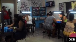 Salón de belleza privado en La Habana Vieja.