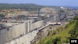 Panamá busca intenta calmar ánimos sobre crisis en ampliación de Canal.