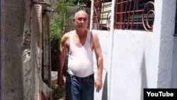 Roberto Jesús Quiñones Haces, en su vivienda de Guantánamo. (Captura de video/ADN Cuba)