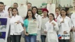 Cuba eliminará la política de castigo a los médicos cubanos emigrantes