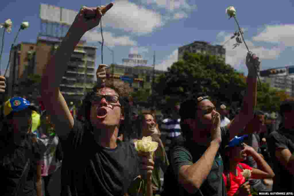 ESTUDIANTES SE MOVILIZAN EN DEMANDA DE LIBERACIONES Y JUSTICIA