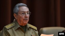 Raúl Castro pronuncia un discurso durante las sesiones de la Asamblea Nacional del Poder Popular. (Archivo)