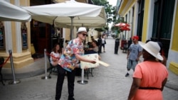 Cae otra vez en octubre cifra de turistas que arriban a Cuba