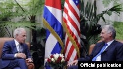 Senador Bob Corker en reunión con el gobernante cubano Miguel Díaz-Canel.
