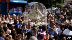 Foto Archivo de una procesión de la Virgen de la Caridad. AP Photo/Javier Galeano