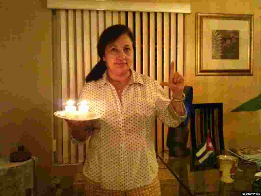 Lori Díaz, solidaria con la causa cubana, desde Miami, USA, homenaje a Oswaldo y Harold.