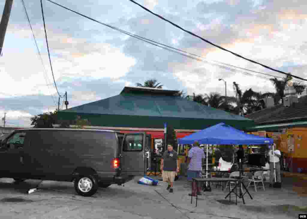 Los preparativos para la transmisión en vivo desde el Palacio de los Jugos comenzaron desde bien temprano. 