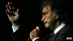 El cantante venezolano Jose Luis Rodríguez "El Puma" se presenta en el Hard Rock Cafe de Miami, Florida (EEUU).