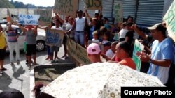 Cientos de migrantes cubanos en Panamá buscan llegar a EEUU tras quedar excluidos en el plan regional que finalizó el 15 de marzo.