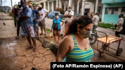 El coronavirus ha arreciado la crisis de alimentos en Cuba. (Foto AP/Ramón Espinosa).