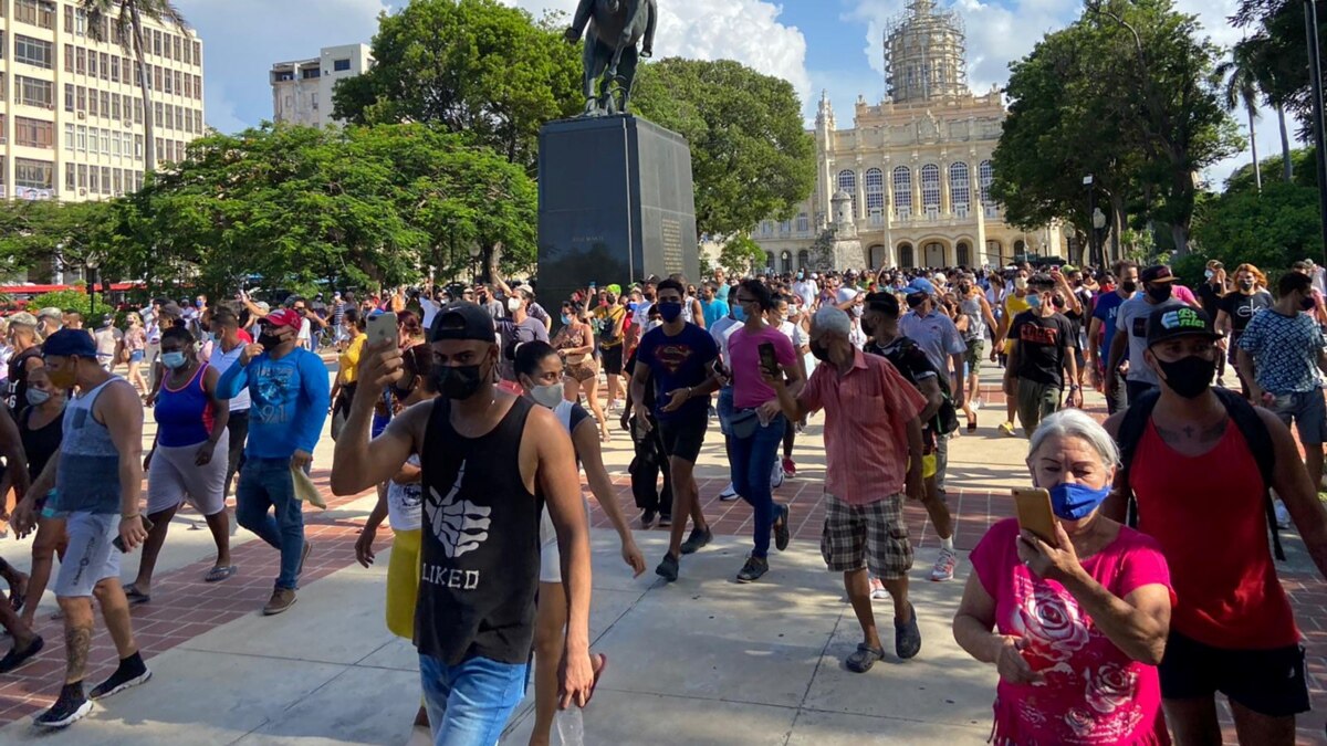 ¿Cuba se adelanta a la posibilidad de una Internet libre? Régimen aprueba nuevos decretos de censura y contra movilizaciones en redes - Vimarsana News