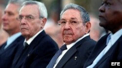 Hasta que se demuestre lo contrario, todo indica que Miguel Díaz-Canel ocupará el cargo que dejará vacante Raúl Castro. 