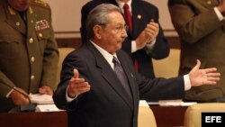 El general Raúl Castro.