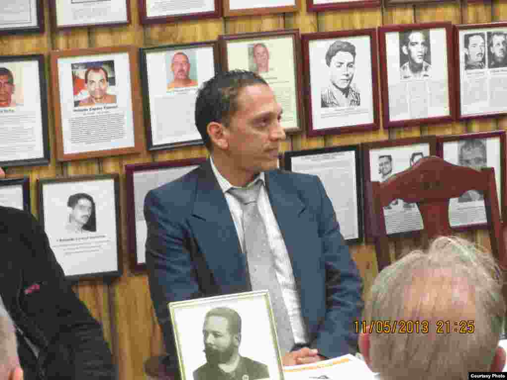Rolando Rodríguez Lobaina en Unión de Expresos Políticos Cubanos del Area Noreste de EE.UU.