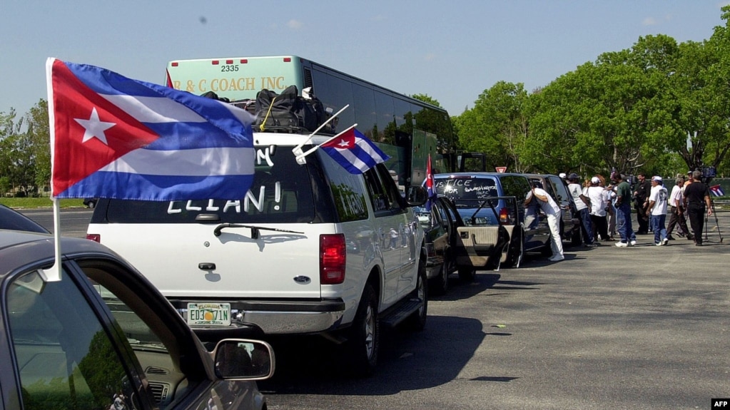 Foto Archivo. El 26 de abril de 2000 exiliados cubanos organizaron una caravana de Miami a Washington DC por Elián González.