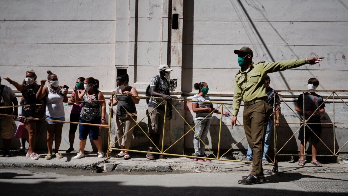 Cubanos exigen derogación de decreto bautizado como "Ley Azote"