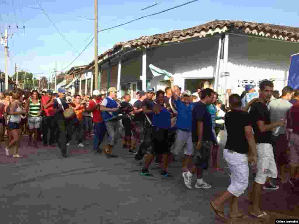 Reporta Cuba Simulacro de Parrandas en Vueltas el 27 de septiembre. Foto Niurcys Acosta.