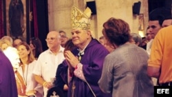 El arzobispo de Miami, Thomas Wenski, oficia una misa en la Catedral de La Habana, Cuba, el martes 27 de marzo de 2012.