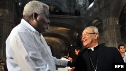 El cardenal Ortega con Esteban Lazo, vicepresidente del Consejo de Estado y miembro del Buró Político del Partido Comunista