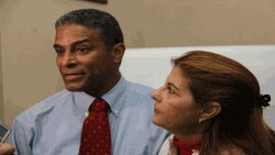 Oscar Elías Biscet prevé un 2013 duro para Cuba