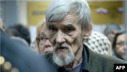 Yuri Dmitriev, historiado aficionado que investiga crímenes de Stalin (AFP)