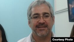 Doctor Ernesto Moya Retes.