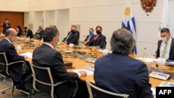 Sesión del gobierno de Uruguay presidida por Luis Lacalle Pou